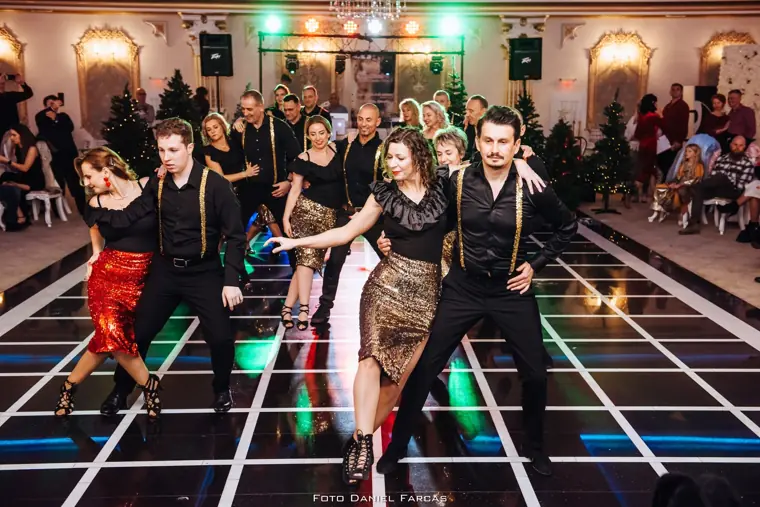 Cupluri latino la gala de iarnă